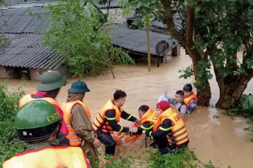 Lực lượng CAND tập trung ứng phó khẩn cấp bão số 5