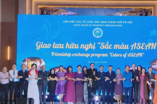 Chương trình giao lưu hữu nghị 'Sắc màu ASEAN'