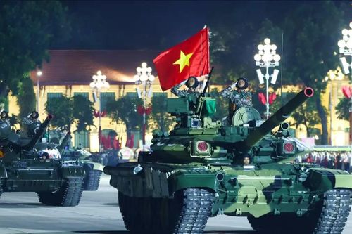Những 'pháo đài thép' lăn bánh trên Quảng trường Ba Đình