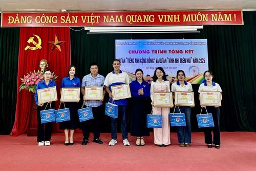 Tổng kết dự án 'Tiếng Anh cộng đồng' và 'Kình nhi trên núi'