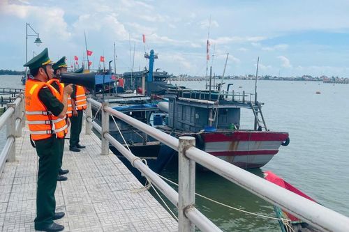 Miền Trung cấp tập chống bão Kajiki