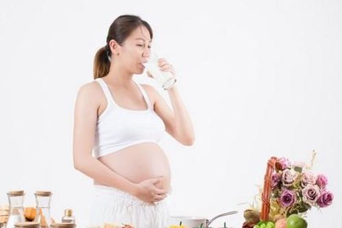 Ăn thế nào để con thông minh, khỏe mạnh ngay từ trong bụng mẹ?