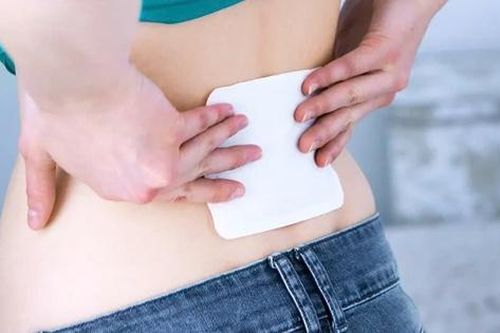 Đau nhức sau khi tập luyện thể thao, có nên dán miếng giảm đau?