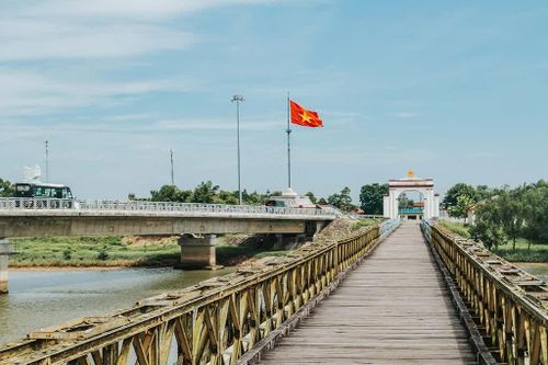 Di tích quốc gia đặc biệt Đôi bờ Hiền Lương - Bến Hải tạm dừng đón khách tham quan