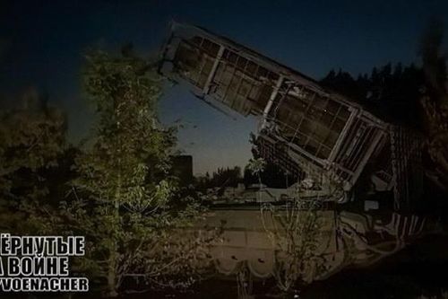 Hệ thống phun lửa hạng nặng TOS-3 Dragon 'lột xác' nhờ khung gầm xe tăng T-80