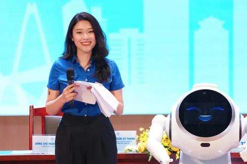 Biết ơn 'màu sắc hòa bình' trên từng con ngõ, phố phường Hà Nội