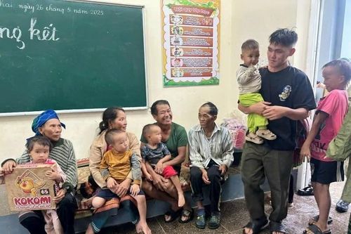 Hàng trăm hộ dân vùng nguy hiểm được sơ tán khẩn cấp trong mưa lớn