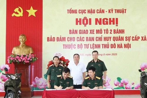 Bộ Tư lệnh Thủ đô Hà Nội được trang bị 252 xe mô-tô hai bánh
