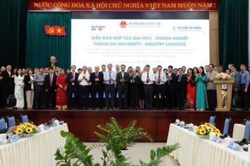 Thúc đẩy gắn kết trong đào tạo và nghiên cứu công nghệ cao, công nghệ chiến lược