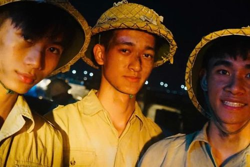 Sinh viên Thủy Lợi hóa thân người lính trong MV triệu view mới nhất của ca sĩ Tùng Dương