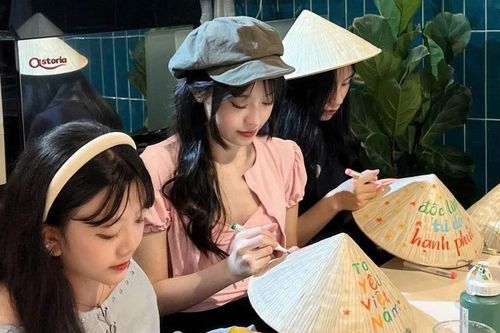 Bạn trẻ TP. HCM háo hức đón chờ Lễ kỷ niệm 80 năm Ngày Quốc khánh 2/9