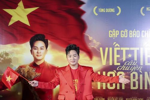Ca sĩ Tùng Dương thổi bùng khí thế yêu nước với MV 'Viết tiếp câu chuyện hòa bình'