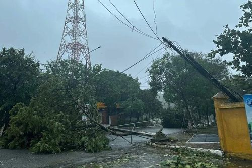 Bão số 5 gây mưa to gió lớn tại khu vực Bắc miền Trung