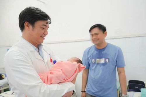 Sản phụ vượt cạn thành công dù mắc bệnh nguy hiểm