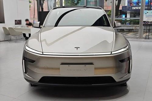 Mục sở thị Tesla Model Y L 2025 từ hơn 1 tỷ đồng tại Trung Quốc