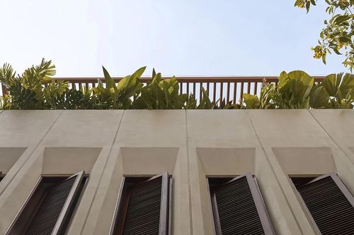 Ngỡ ngàng nhà phố cũ tối tăm ngập ánh sáng sau cải tạo