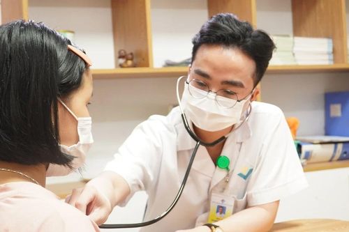 Phát hiện cả gia đình cùng nhiễm virus Adeno