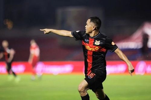 Dụng Quang Nho nghỉ thi đấu dài hạn