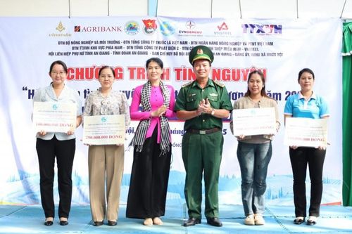 Gần 400 đoàn viên, thanh niên tham gia Chiến dịch 'Kỳ nghỉ hồng' tại An Giang