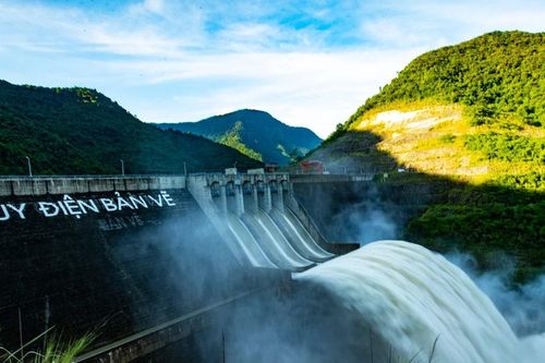 Lãnh đạo EVNGENCO1 chỉ đạo trực tiếp tại Thủy điện Bản Vẽ, ứng phó bão Kajiki