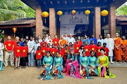 Giao lưu và biểu diễn nghệ thuật gắn kết cộng đồng người Việt tại Sri Lanka