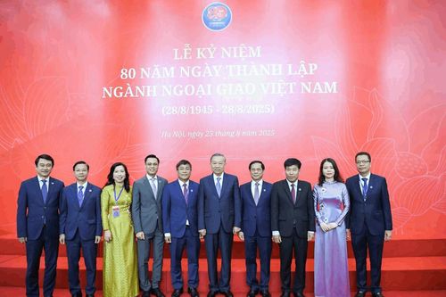 Ngoại giao Việt Nam: Tiếp tục tiên phong với những trọng trách vinh quang