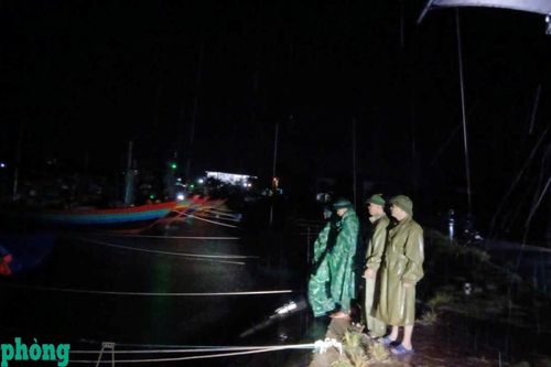 Trắng đêm sơ tán nhân dân đến các vị trí an toàn