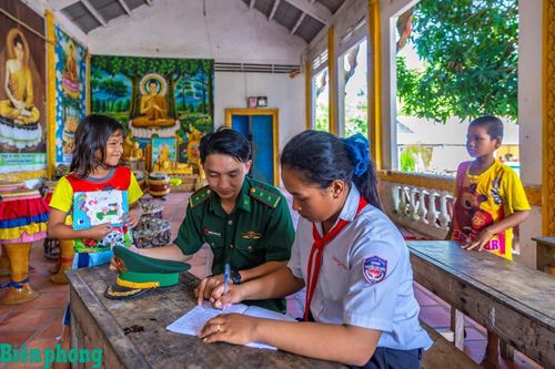 Gìn giữ tiếng nói và chữ viết Khmer giữa thời hiện đại