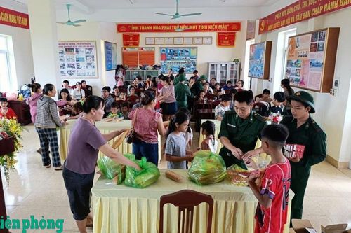 BĐBP tỉnh Thanh Hóa di dời gần 1.000 người dân ra khỏi vùng nguy hiểm