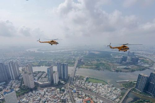 TPHCM: Vành đai chưa khép kín, cao tốc 'oằn mình' gánh xe