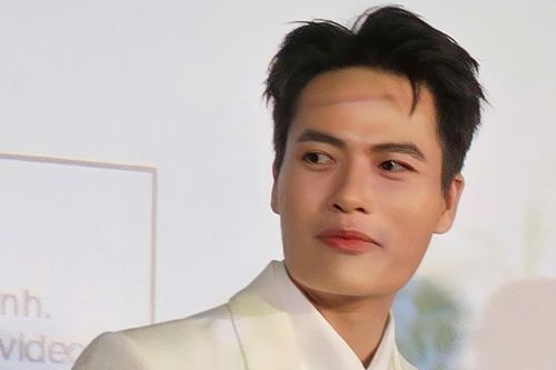 Tuấn Trần ngã đập gáy vào lan can, Võ Tấn Phát vào vai biến thái nhất sự nghiệp