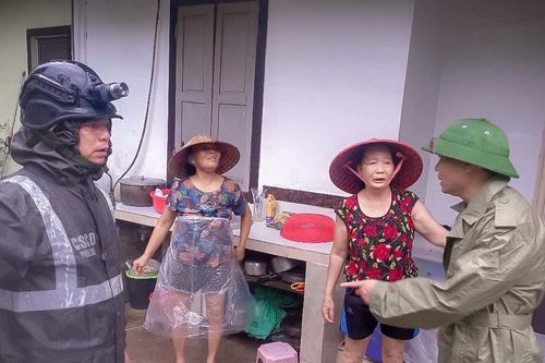 Xã Vạn An di dời, đưa tất cả thuyền của các hộ vạn chài về nơi tránh trú an toàn
