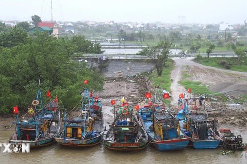 Nghệ An di dời hàng nghìn người dân vùng biển ra khỏi vùng nguy hiểm