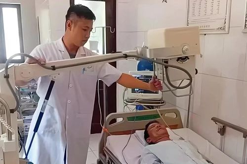 Bệnh xá đảo Trường Sa cấp cứu thành công ngư dân bị đột quỵ trên biển