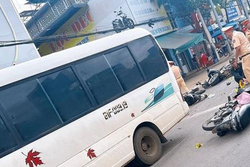 Hiện trường vụ xe khách tông liên hoàn 6 phương tiện, nhiều người bị thương