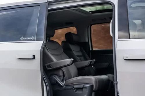 MPV công suất 245 mã lực, nội thất tiện nghi, giá hơn 1,1 tỷ đồng, so kè cùng Kia Carnival