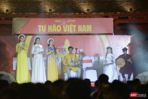Giới trẻ Huế 'cháy' hết mình cùng hành trình 'Chuyến xe Tự hào Việt Nam'
