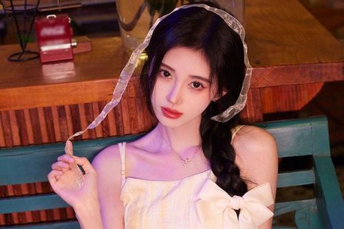 Mỹ nhân showbiz cao 1m45, mỗi lần xuất hiện là đẹp đến sững sờ nhờ 1 điểm cực đặc biệt