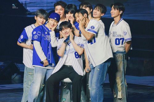 Kyuhyun (Super Junior) gặp chấn thương trên sân khấu concert kỷ niệm 20 năm