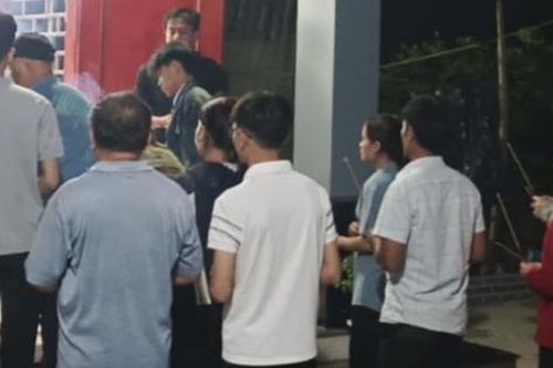 Chồng tử vong, vợ và con bị thương khi gia cố mái nhà chống bão số 5