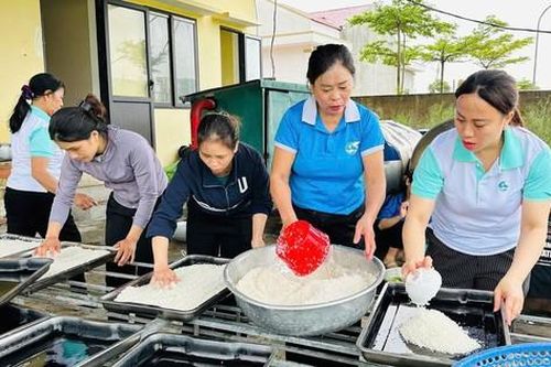 Hội LHPN Hà Tĩnh chung tay chăm lo đời sống người dân sơ tán tránh bão