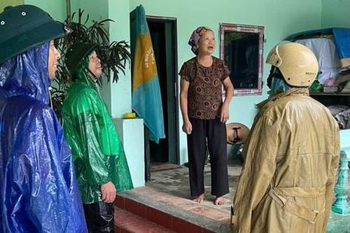 Khẩn trương di dời 150 hộ dân khỏi 'rốn lũ' Yên Trung