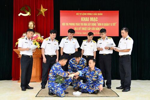 Khai mạc Hội thi phong trào thi đua xây dựng 'Đơn vị quân y 5 tốt'