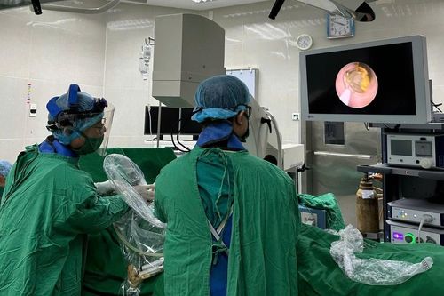Bước tiến lớn trong điều trị sỏi mật