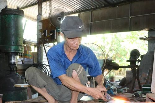 Giữ lửa nghề rèn ở phường An Bình
