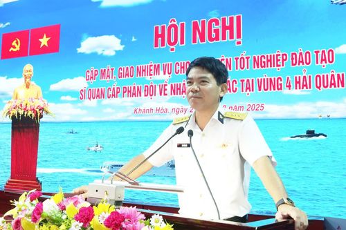 Vùng 4 Hải quân: Gặp mặt, giao nhiệm vụ cho sĩ quan trẻ