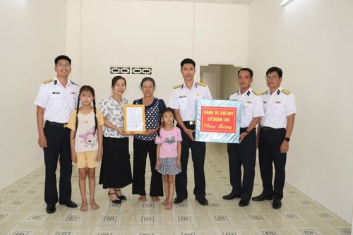 Lữ đoàn 189 bàn giao Nhà đồng đội cho gia đình quân nhân