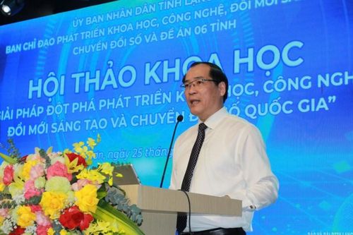 Hội thảo về chuyển đổi số và phát động phong trào 'Bình dân học vụ số'