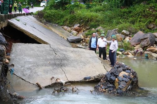 Xác định các điểm sạt lở, chia cắt do mưa lũ để ứng phó kịp thời