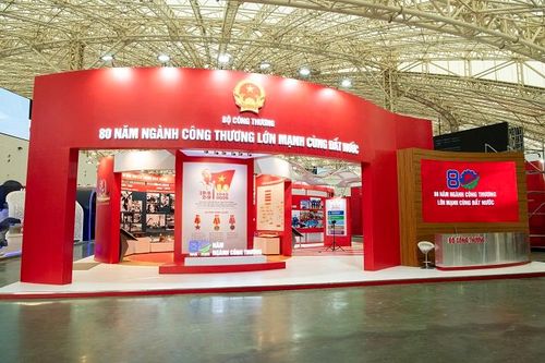 3 tháng tái hiện 80 năm
